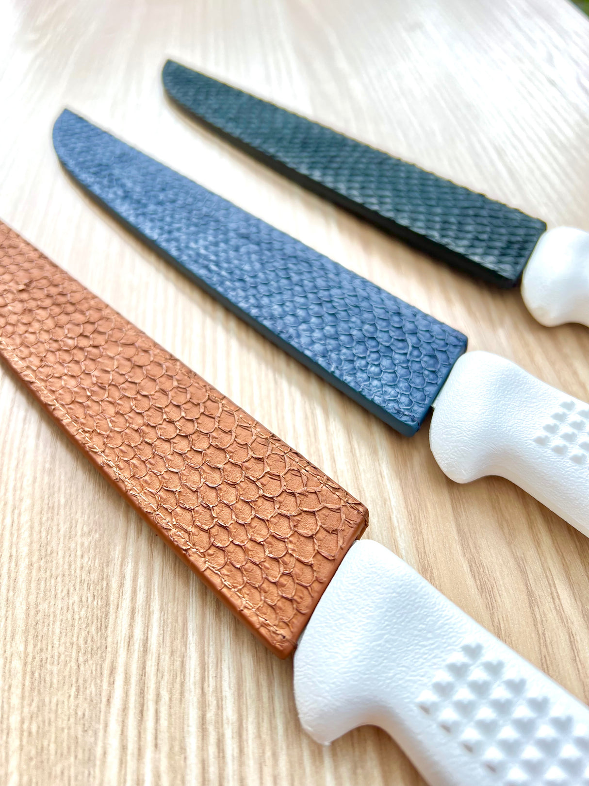Ofishal - Fish Leather Knife Sheath